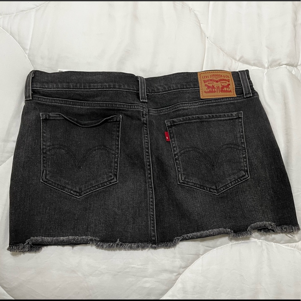 Levi’s Size 29 Black Denim Miniskirt
